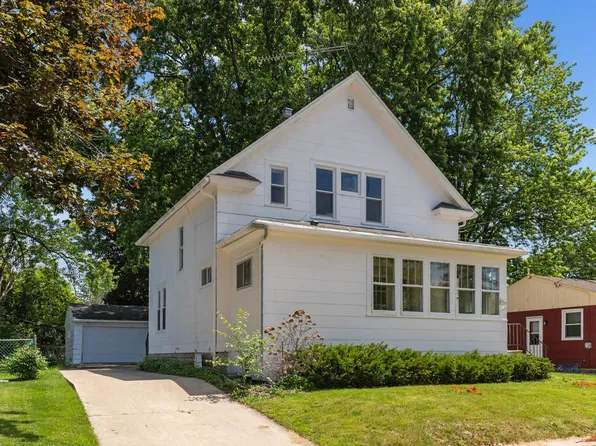 1310 Powers St, Oshkosh, WI 54901