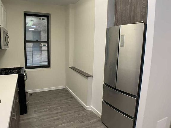 3rd image of 377 Montgomery St APT A3