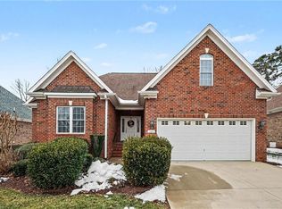 104 Peppertree Dr, Mebane, NC 27302