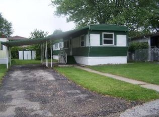 37 Maple Ln, Manteno, IL 60950