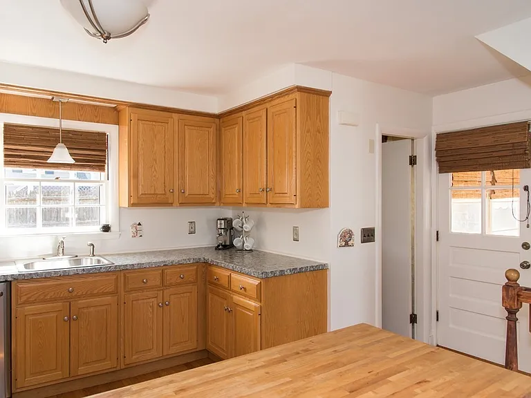 26 Carville Ave — Photo 2