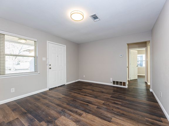 5th image of 1022 Daniels Dr