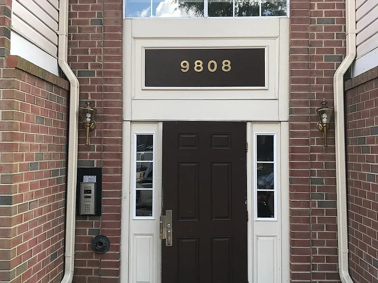 9808 Lake Pointe Ct #301 — Photo 2
