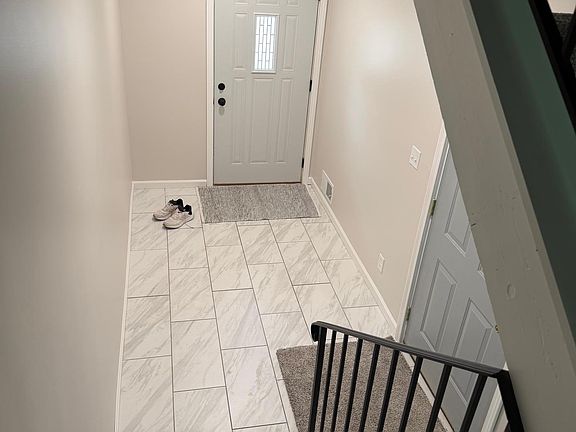 4th image of 1642 River Bluff Ct #105