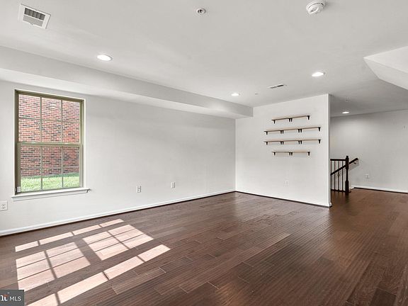 3rd image of 22109 Broadway Ave