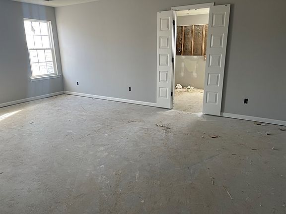 3rd image of 728 Robinson Dr