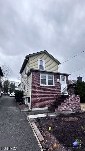 1st image of 77 Rector St