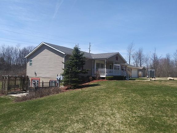 3rd image of 5953 Cedar Ln