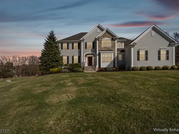 18 Laurel Ct, Branchburg Twp., NJ 08876