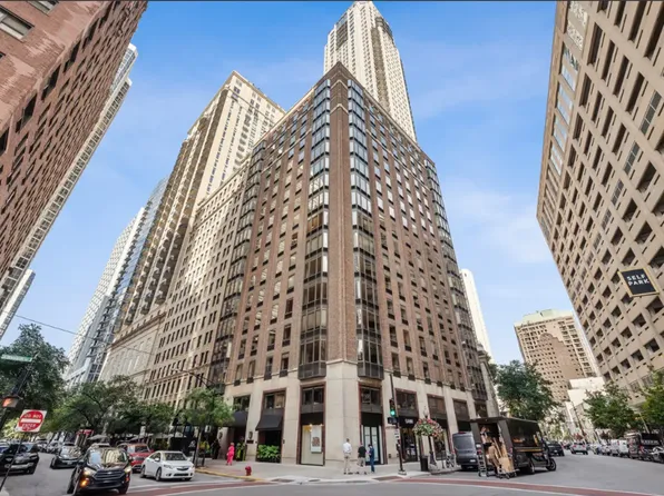 40 E Delaware Pl, Chicago, IL 60611