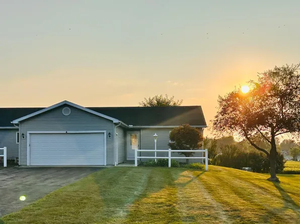 520 Autumnwood Dr #A, Tiffin, OH 44883