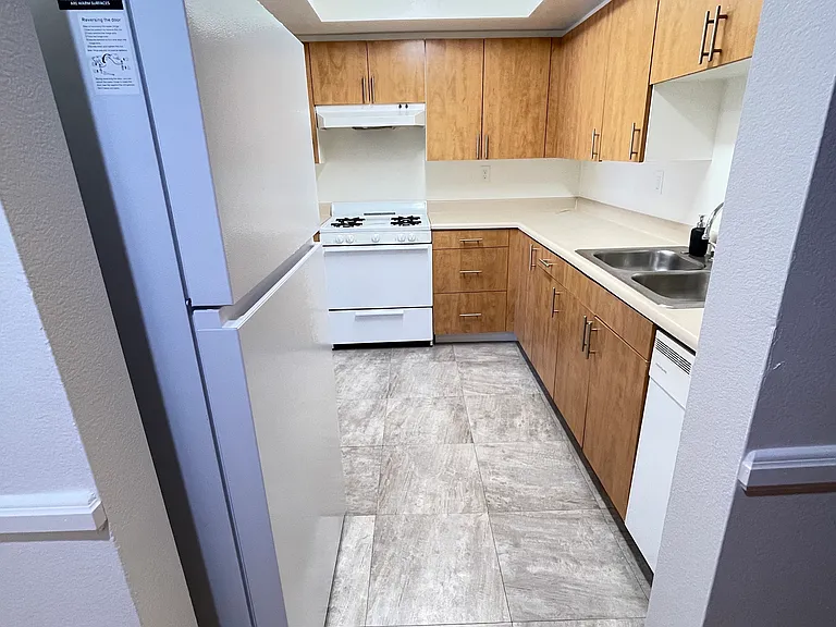 2425 Canada Blvd #106 — Photo 4