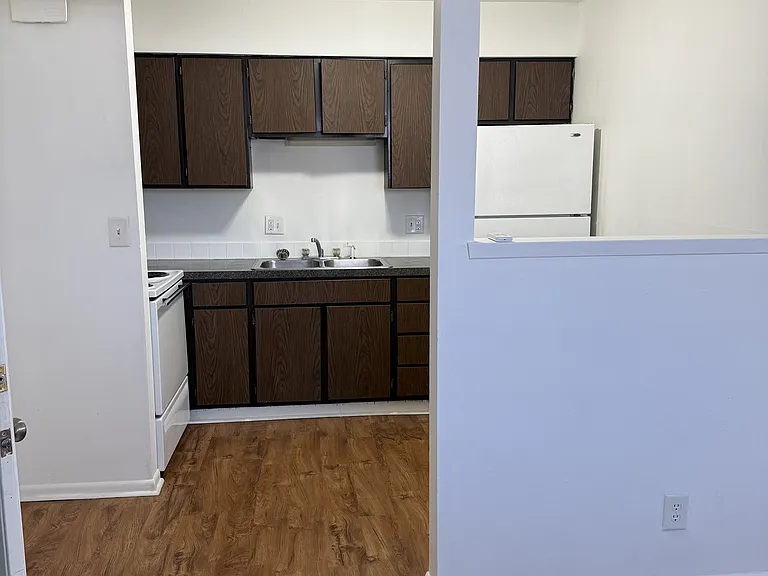 310 NW Chapel Dr #1 — Photo 4