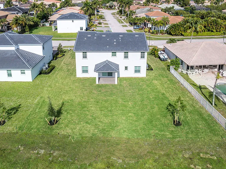 6843 Cobia Cir — Photo 43