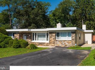 610 Cedar Grove Rd, Broomall, PA 19008