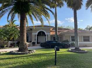 10700 SW 135th Ter, Miami, FL 33176