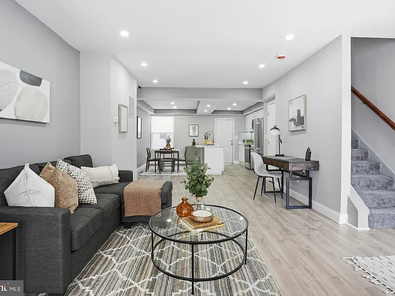 2536 Garrett Ave — Photo 6