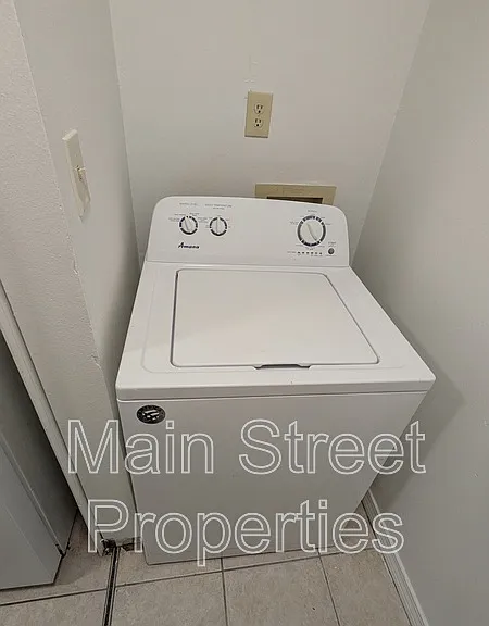 2303 W Michigan Ave #C2 — Photo 12