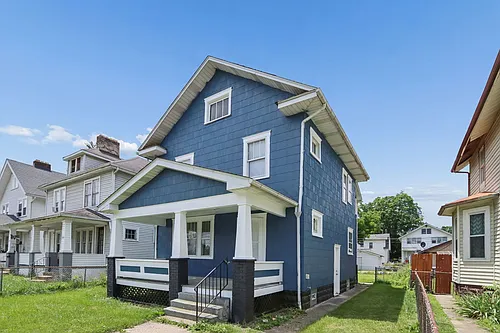 281 N Ogden Ave Photo 1