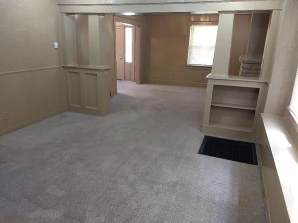 5820 E 15th Ter, Kansas City, MO 64126