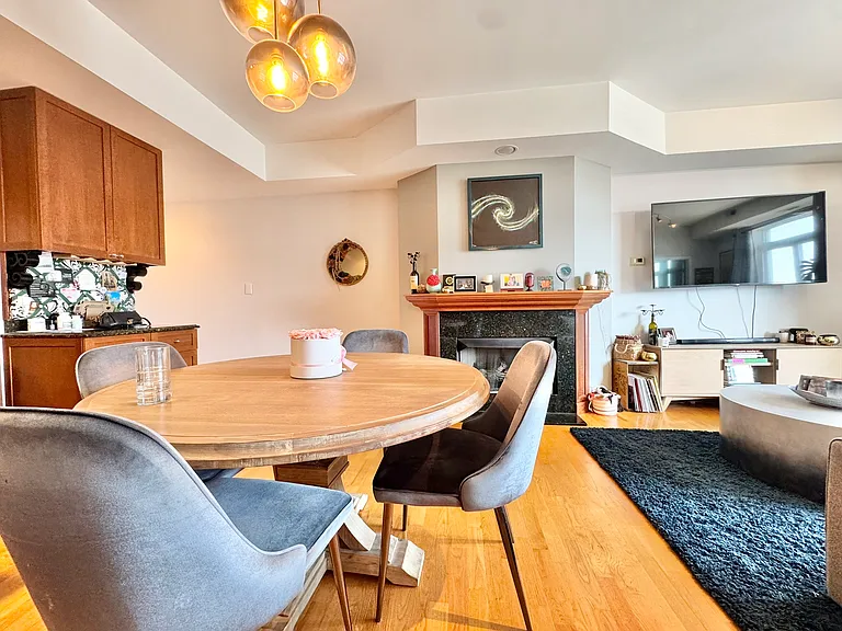 680 N Green St #706 — Photo 6