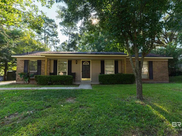 4713 Emerald Dr W, Mobile, AL 36619