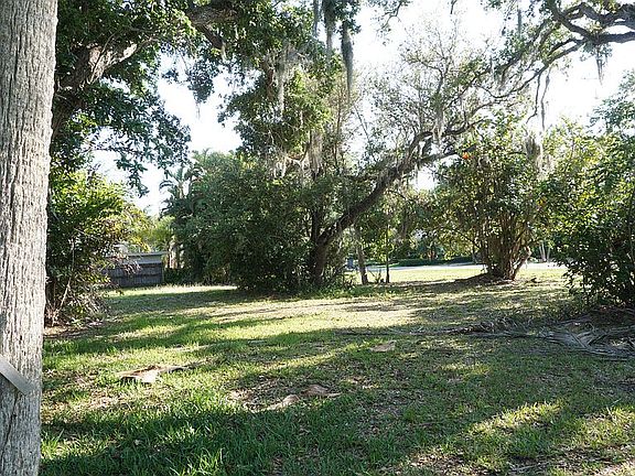2nd image of 3936 Indian River Dr E