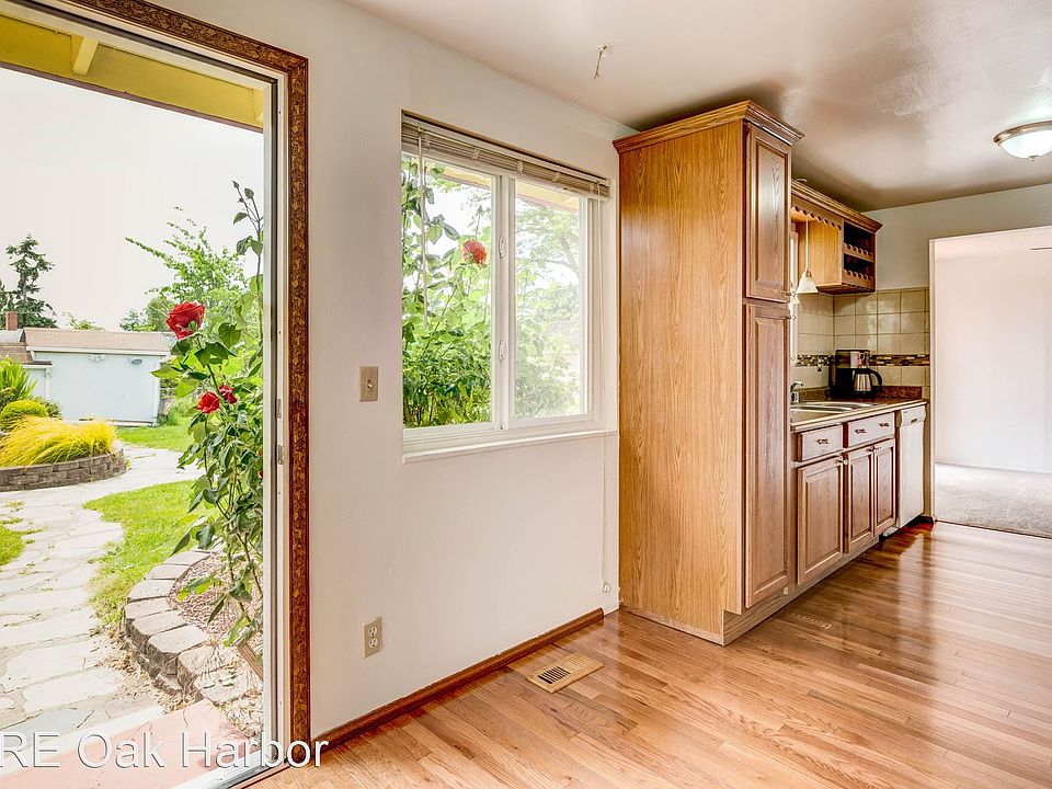 1st image of 617 SE 4th Ave
