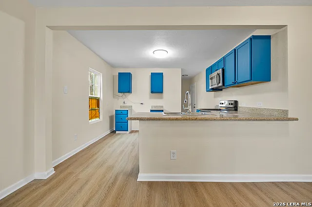 2619 E Houston St — Photo 6