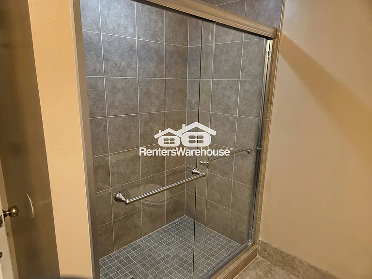 203 Ivy Green Ln — Photo 10