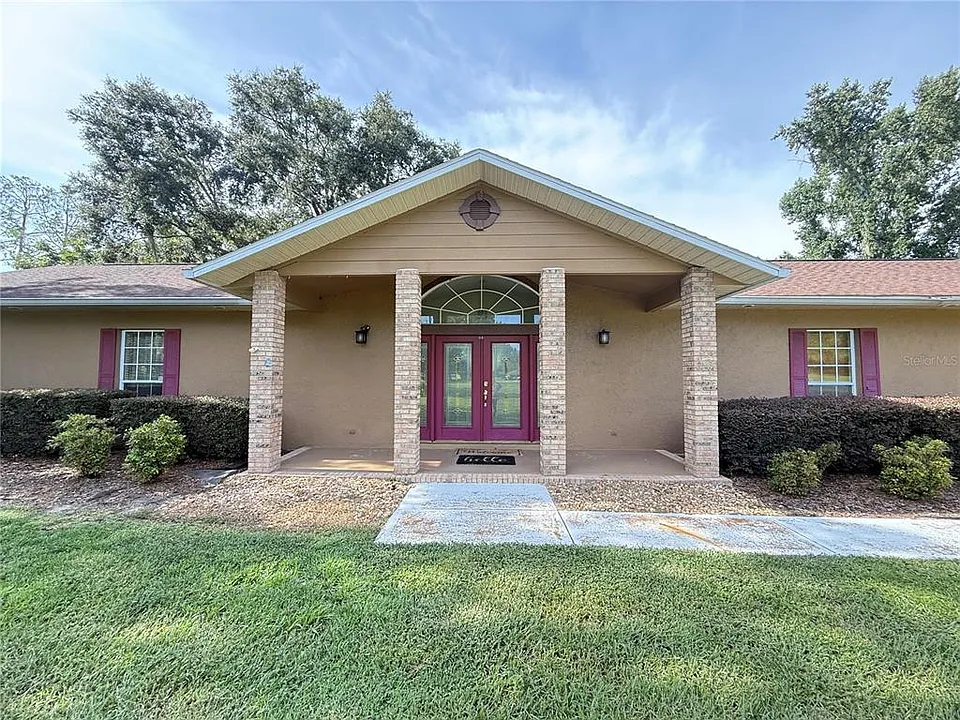 7613 NW 46th St