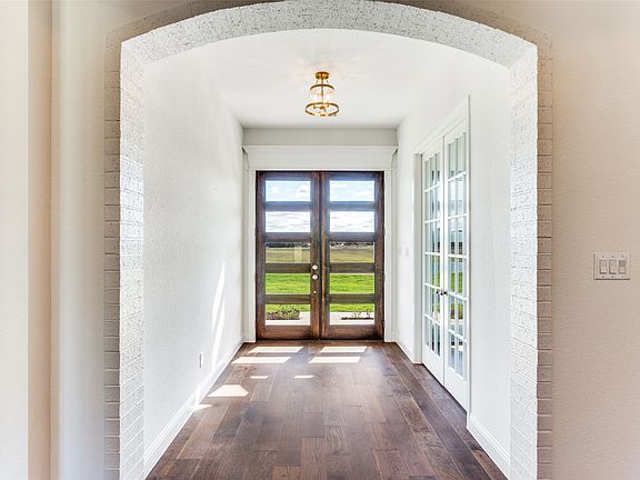 5th image of 1001 Emery Ct