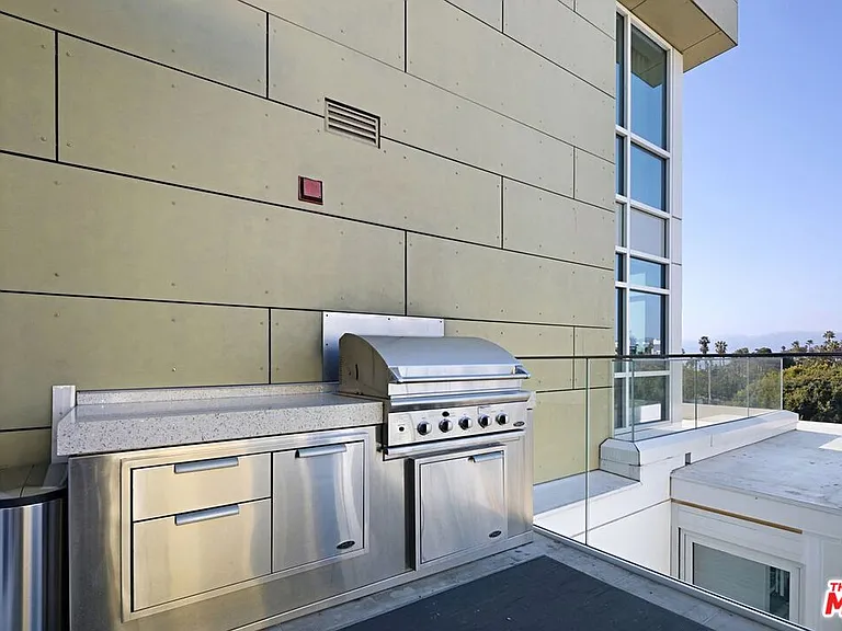 1705 Ocean Ave #107 — Photo 41