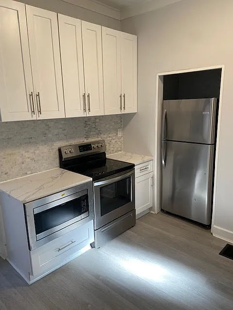 6 bed, 2700 sqft, $4,710 — Photo 3