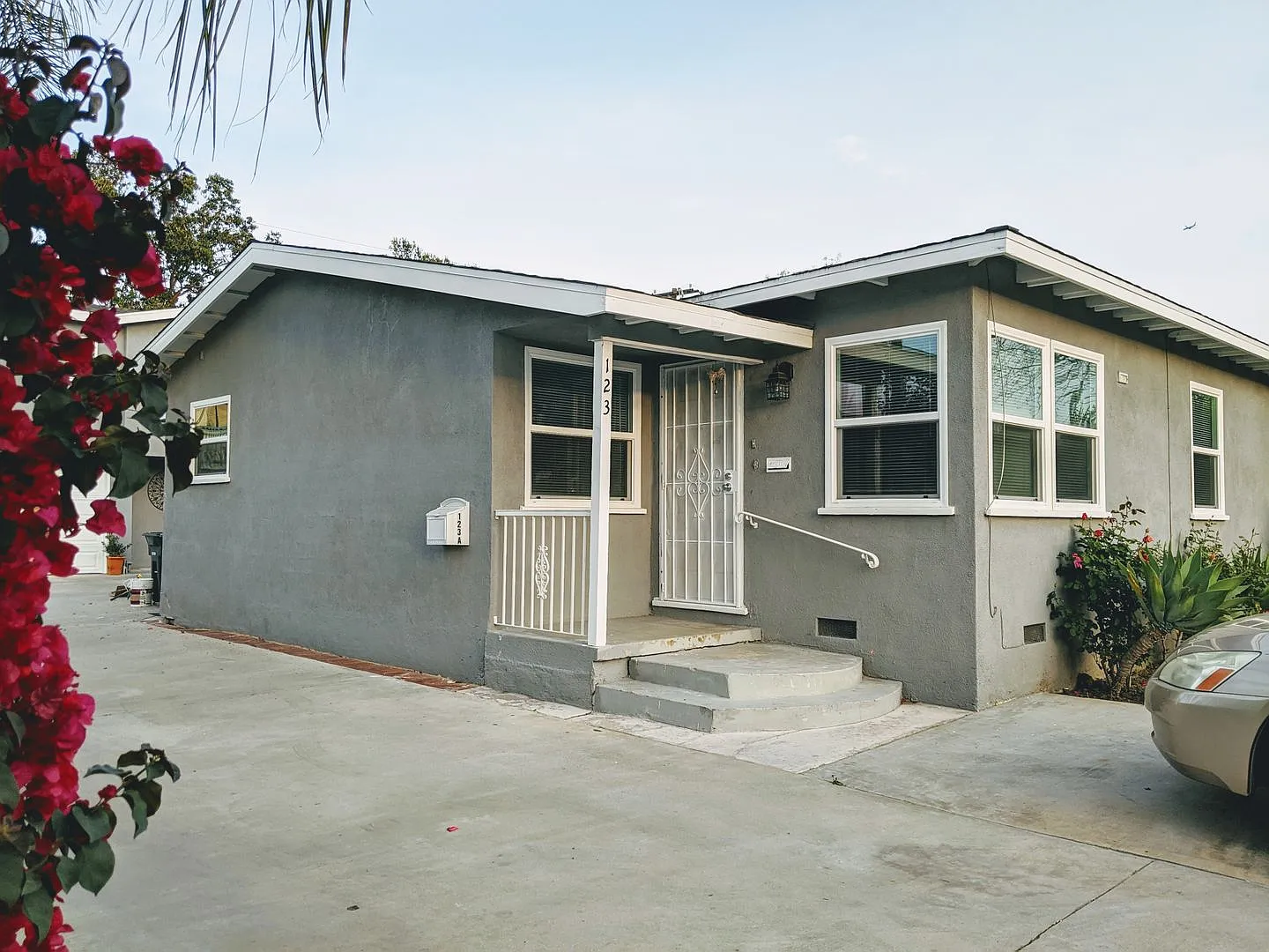 Beautiful 3 bd/ 2 ba in Orange — Photo 2