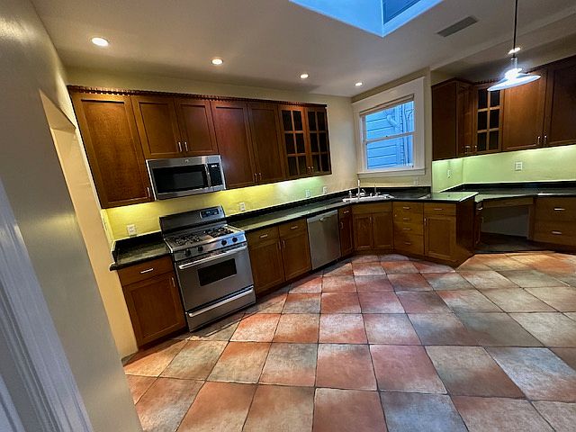 Full view of eat-in kitchen