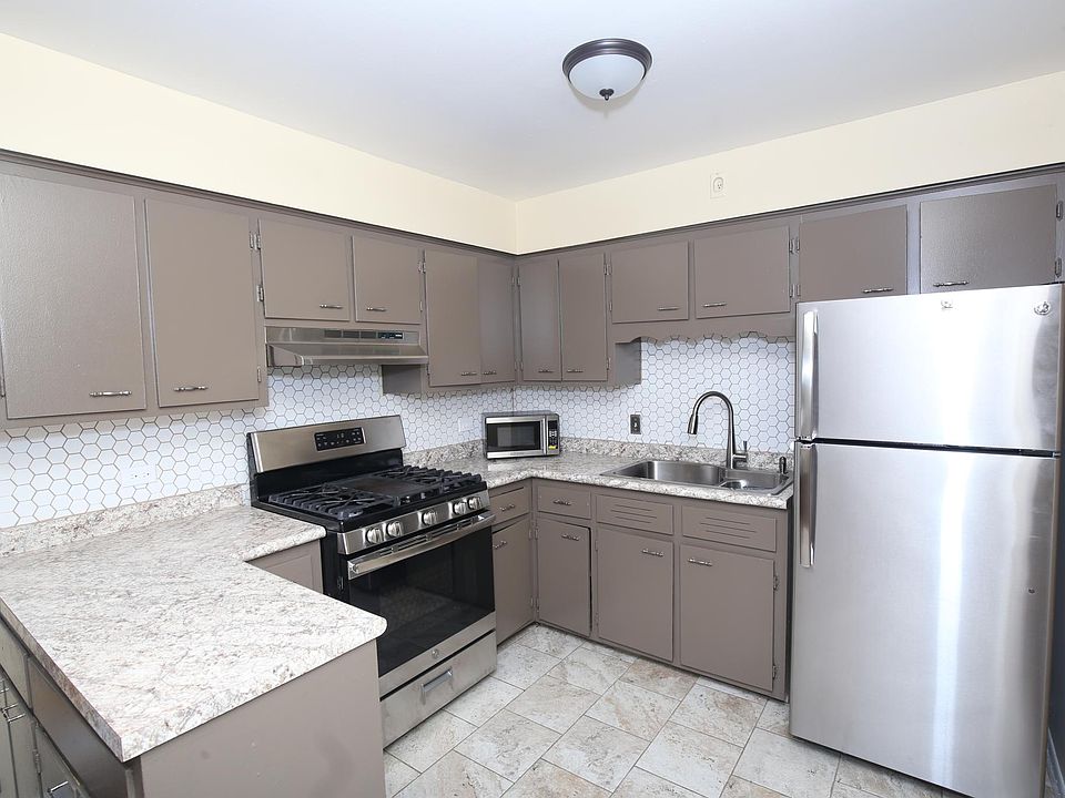 2nd image of 18218 Hart Dr #2S