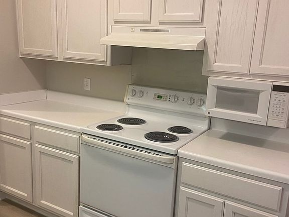 5th image of 1257 Louisville St #68