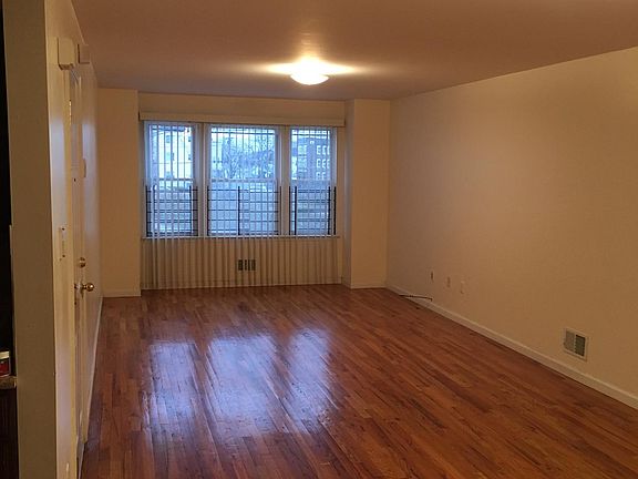 2nd image of 733 S 11th St #1
