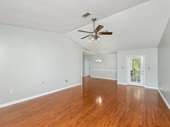 10 Flora Cv, Crestview, FL 32539