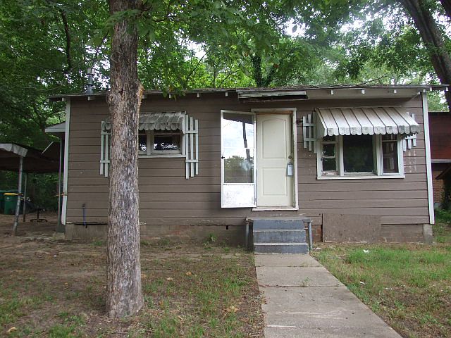 1st image of 1010 Milam St