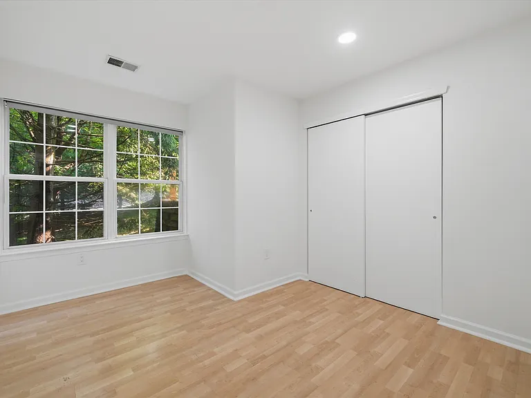 2148 Jordan Ct — Photo 14