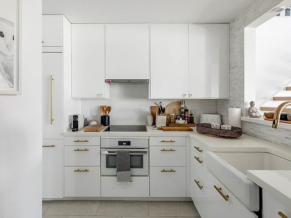4th image of 1038 W 7th Ave #6