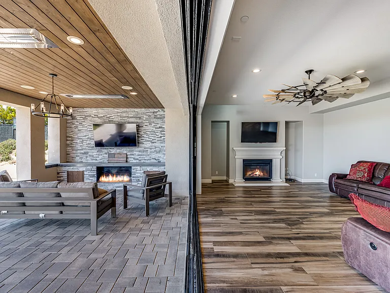 7377 Woods Ct — Photo 9