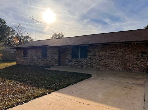 1214 Ridge Road Dr, Stamps, AR 71860