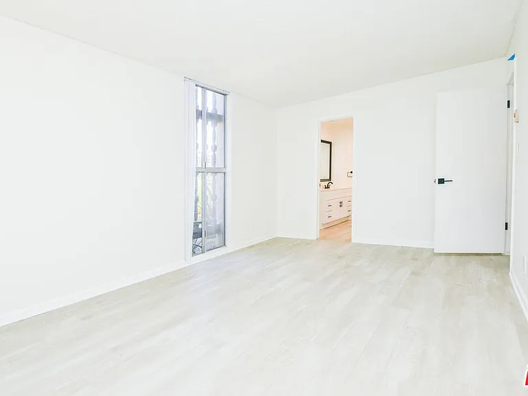 2602 Carnegie Ln #1 — Photo 28