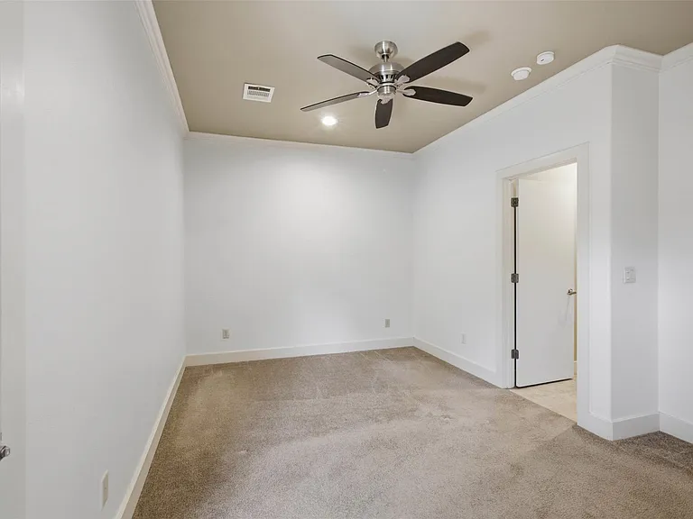 1315 W Anderson Ln #A — Photo 22