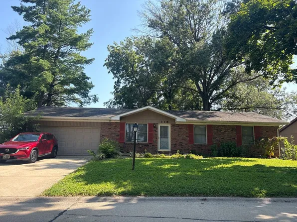 318 Goldenrod Ln, Swansea, IL 62226