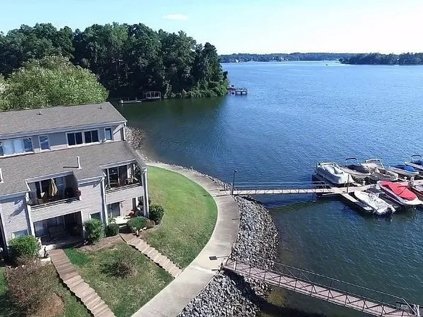 14501 Waterside Dr, Charlotte, NC 28278