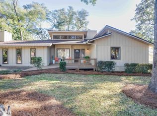 2946 Foxcroft Dr, Tallahassee, FL 32309